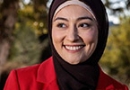 فاطمه پیمان؛ اولین زن مسلمان باحجاب مهاجر از افغانستان به سنای استرالیا راه یافت