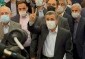احمدینژاد در انتخابات ریاست جمهوری ۱۴۰۰ ثبت نام کرد / درگیری همراهان رییس سابق دولت با مسئولان حراست / احمدینژاد از نردههای وزارت کشور بالا رفت / احمدی نژاد: انتخابات پرشور به یک طبل توخالی تبدیل شده؛ اسم آن را هم انقلابیگری گذاشتهاند