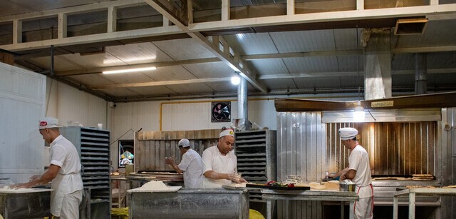 معاون اتحادیه نانوایان سنتی: کمبود نان نداریم معاون اتحادیه نانوایان سنتی: کمبود نان نداریم