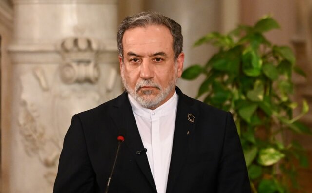 عراقچی در راهپیمایی محکومیت حوادث اخیر: با سربلندی از این مرحله عبور خواهیم کرد عراقچی در راهپیمایی محکومیت حوادث اخیر: با سربلندی از این مرحله عبور خواهیم کرد