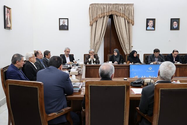 برخورد قاطع با احتکار و توزیع قطرهچکانی | عارف: رضایت مردم ملاک اصلی اجرای طرح کالابرگ است برخورد قاطع با احتکار و توزیع قطرهچکانی | عارف: رضایت مردم ملاک اصلی اجرای طرح کالابرگ است