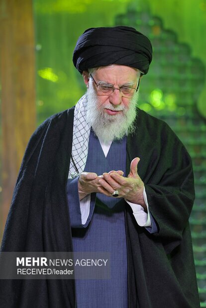 تصاویر/ حضور مقام معظم رهبری در مرقد امام خمینی