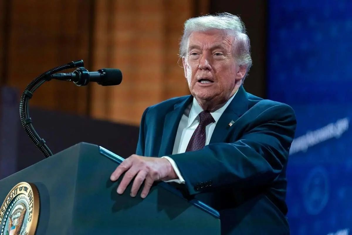 ادعای ترامپ: ما همین حالا در حال گفتوگو با ایران هستیم ادعای ترامپ: ما همین حالا در حال گفتوگو با ایران هستیم