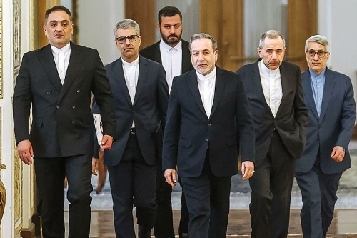 ادعای اکسیوس: آمریکا با درخواست ایران برای انتقال مذاکرات از ترکیه به عمان موافقت کرد ادعای اکسیوس: آمریکا با درخواست ایران برای انتقال مذاکرات از ترکیه به عمان موافقت کرد