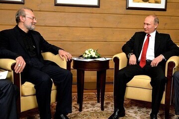 ادعای روزنامه کویتی | پیشنهاد پوتین به لاریجانی برای حل و فصل اختلافات با آمریکا ادعای روزنامه کویتی | پیشنهاد پوتین به لاریجانی برای حل و فصل اختلافات با آمریکا