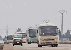 ویدیو/ لحظه انتقال زندانیان داعش از سوریه به عراق