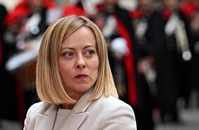 ویدیو/ لرزیدن ملونی، نخست وزیر ایتالیا از سرما