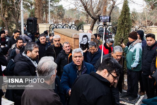 مراسم تشییع پیکر «رضا رویگری» مراسم تشییع پیکر «رضا رویگری»