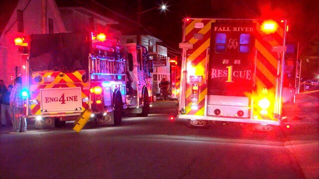 آتشسوزی شدید در یک برج مسکونی در نیویورک آتشسوزی شدید در یک برج مسکونی در نیویورک