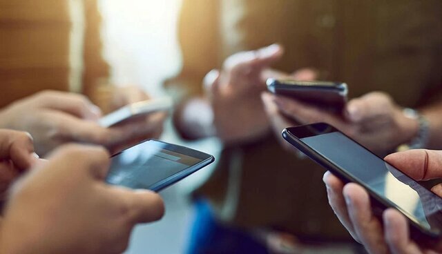 تلفن همراهتان در سرما چرا خاموش میشود؟ تلفن همراهتان در سرما چرا خاموش میشود؟