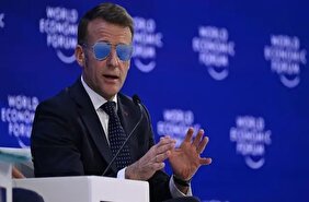 ویدیو/ استایل مکرون در نشست داووس با عینک آفتابی