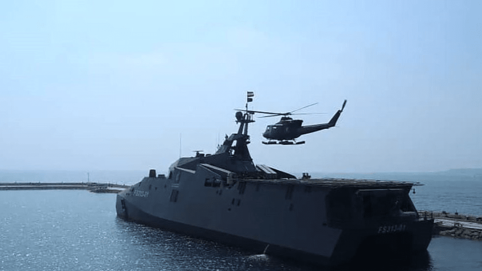 معاون نیروی دریایی سپاه: اگر از آسمان، زمین یا آبهای سرزمینی کشورهای همسایه علیه ایران استفاده شود، متخاصم تلقی خواهند شد معاون نیروی دریایی سپاه: اگر از آسمان، زمین یا آبهای سرزمینی کشورهای همسایه علیه ایران استفاده شود، متخاصم تلقی خواهند شد