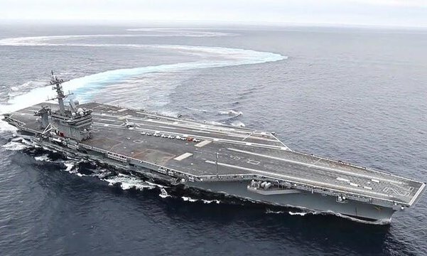 ناو هواپیمابر آبراهام لینکلن مورد اصابت پهپادهای سپاه قرار گرفت ناو هواپیمابر آبراهام لینکلن مورد اصابت پهپادهای سپاه قرار گرفت