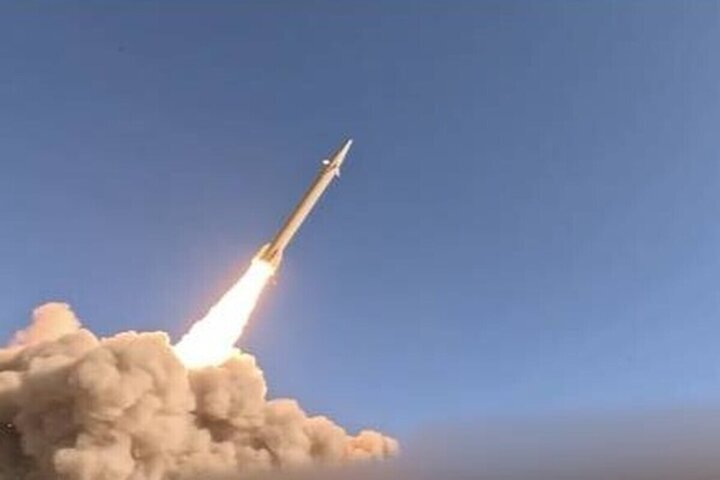 اصابت موشکهای نقطه زن سپاه به پایگاه جفیر اصابت موشکهای نقطه زن سپاه به پایگاه جفیر