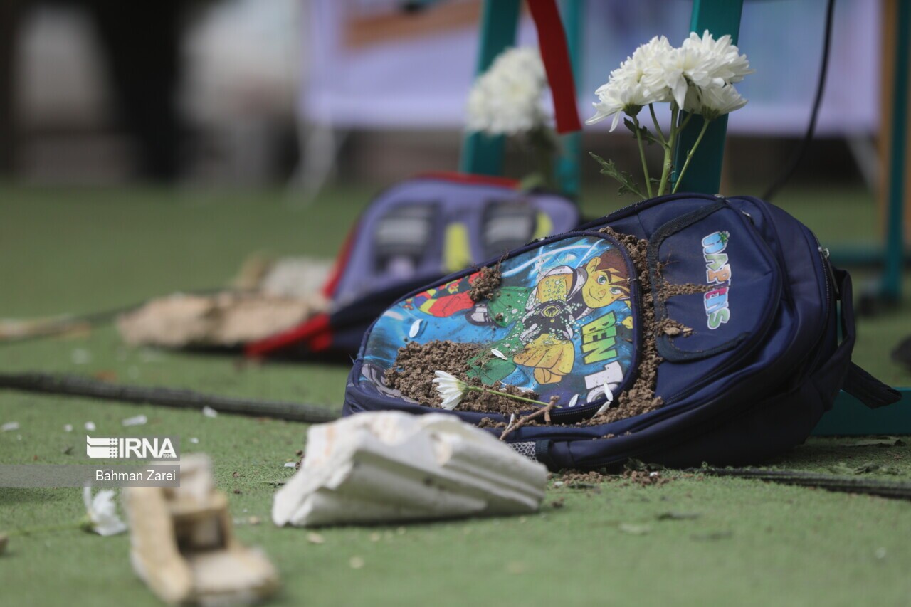 کمک ۲۰۰ هزار دلاری چین به خانواده دانش آموزان مینابی کمک ۲۰۰ هزار دلاری چین به خانواده دانش آموزان مینابی