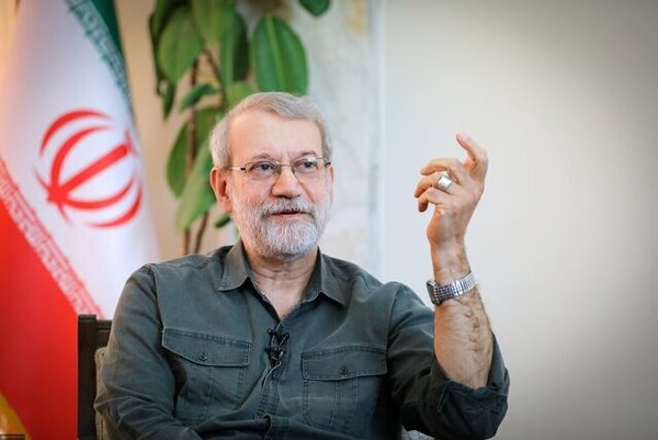 علی لاریجانی: جنگ ما هنوز خاتمه پیدا نکرده | در شورای دفاع موضوع خریداری تجهیزات جدید هم مطرح شد؛ تکیه‌ی ما بیشتر بر مسائل داخلی است، ولی از کمک‌های دیگران هم استفاده می‌کنیم | بعضی‌ها در داخل گفتند خوب است که مثلاً این شش ماه تمدید مهلت اسنپ‌بک را بپذیریم؛ ما این را قبول نداریم