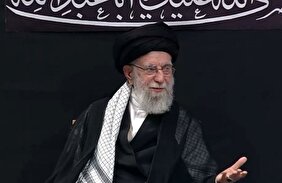 ویدیو/ لحظه ورود رهبر انقلاب به حسینیه امام خمینی (ره)