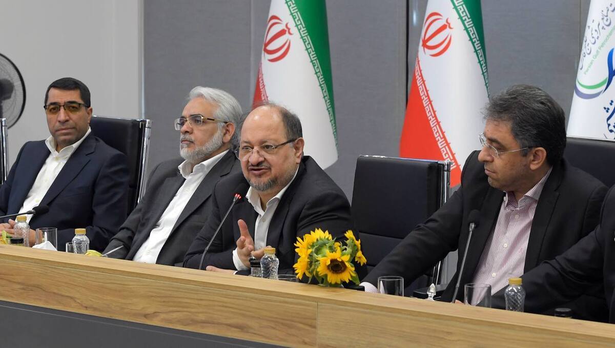 در مراسم تکریم و معارفه مدیران عامل شرکتهای تولیدی؛شریعتمداری: رویکرد آیندهنگری به بازار، اساس سیاستهای تولیدی ماست در مراسم تکریم و معارفه مدیران عامل شرکتهای تولیدی؛شریعتمداری: رویکرد آیندهنگری به بازار، اساس سیاستهای تولیدی ماست