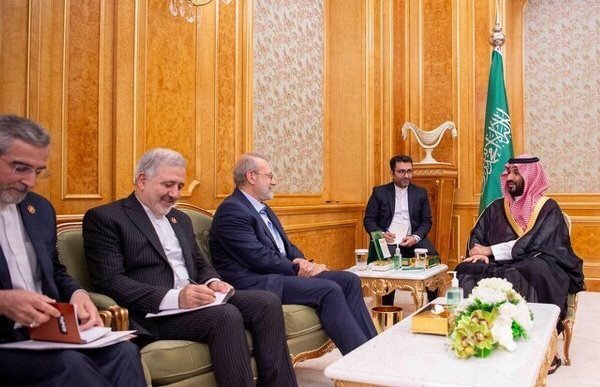 بررسی گسترش همکاری‌های دفاعی ایران و عربستان؛ لاریجانی: دید دوستان عربستانی نسبت به تحولات منطقه نسبتا روشن بود و الان پس از حمله اسرائیل به قطر واضح‌تر شده