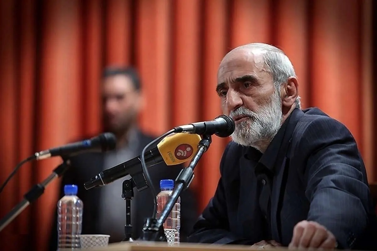 تاکید دوباره حسین شریعتمداری به مسئولان برای خروج از NPT؛ دیگر منتظر چه هستید؟! چرا هنوز هم این پا و آن پا می‌کنید؟!