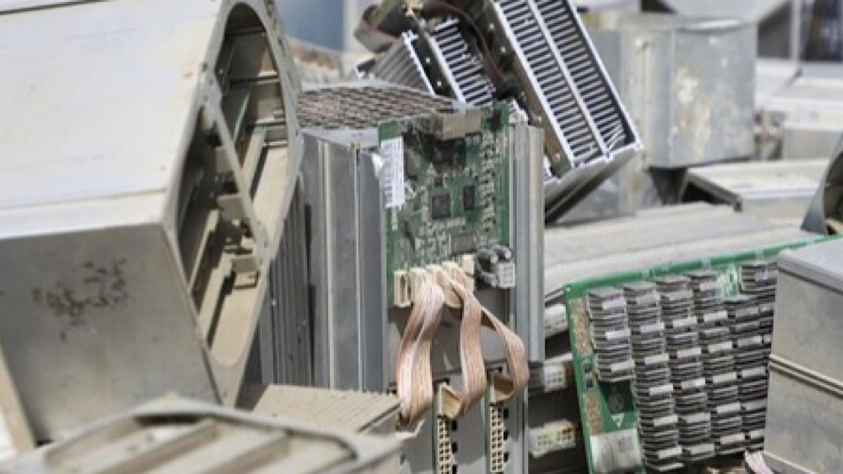 فعالیت ۱۳ میلیون ایرانی در استخراج غیرمجاز رمز ارز