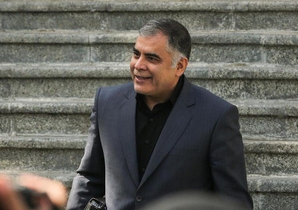 وزیر نفت: تصمیمگیری درباره قیمت و سیاست بنزین محدود به وزارت نفت نیست وزیر نفت: تصمیمگیری درباره قیمت و سیاست بنزین محدود به وزارت نفت نیست