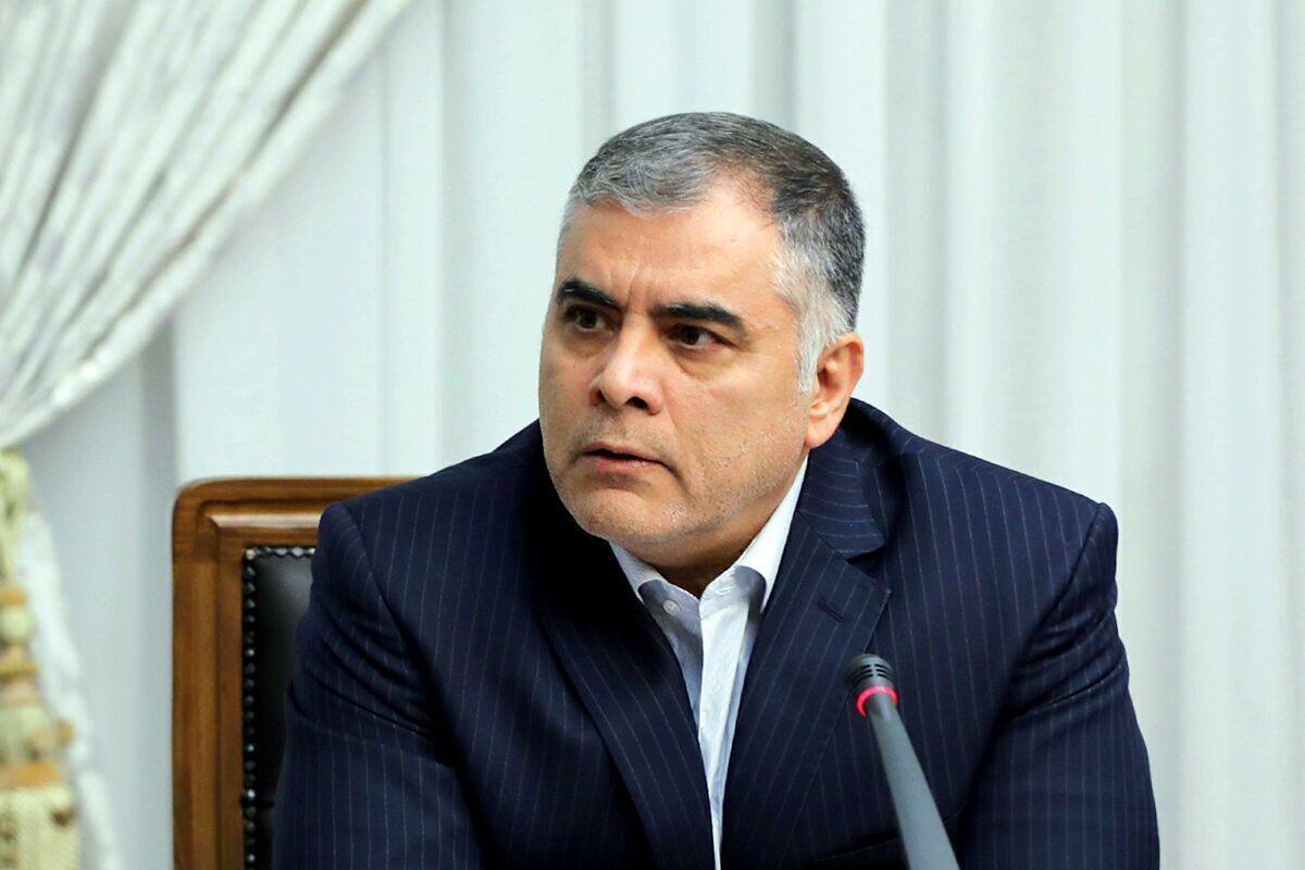 وزیر نفت: خودروهای نو و خودروهای وارداتی از این پس کار سوخت دریافت نمی‌کنند