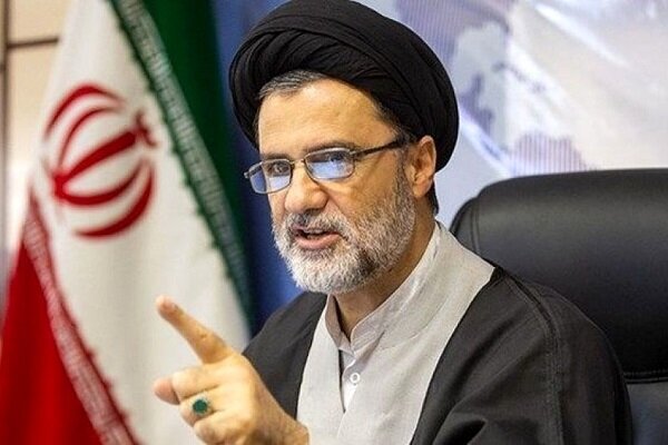 نبویان: تنگه هرمز با افسانهسرایی و هالیوودبازی باز نخواهد شد نبویان: تنگه هرمز با افسانهسرایی و هالیوودبازی باز نخواهد شد