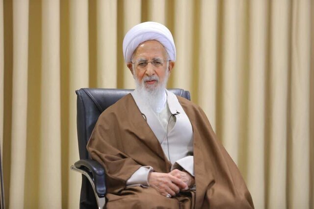 واکنش آیتالله جوادی آملی به توهین ترامپ به پاپ: حرمت رهبران دینی جهان باید حفظ شود واکنش آیتالله جوادی آملی به توهین ترامپ به پاپ: حرمت رهبران دینی جهان باید حفظ شود