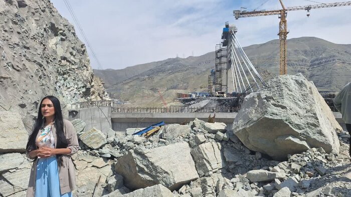 بازدید جمعی از فعالان رسانه ای خارجی از پل B۱ کرج