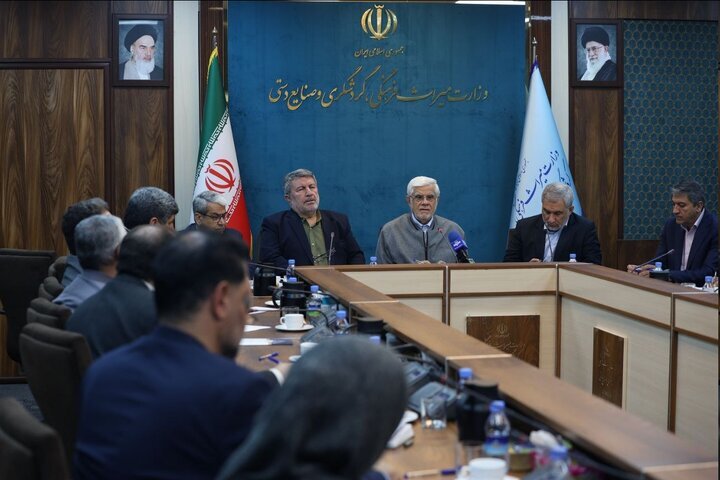هشدار معاون پزشکیان درباره گرانیهای ناگهانی هشدار معاون پزشکیان درباره گرانیهای ناگهانی