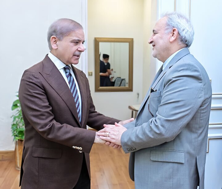 سفیر ایران با شهباز شریف دیدار و گفت‌وگو کرد