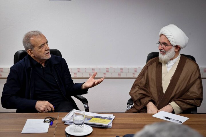 پزشکیان:  دشمن پس از ناکامی در جنگ نظامی، تلاش دارد جنگ را به عرصه اقتصاد منتقل کند