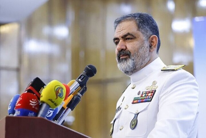 دریادار ایرانی: زیردریاییهای ایران در آبهای تنگه هرمز دست به ماشه هستند دریادار ایرانی: زیردریاییهای ایران در آبهای تنگه هرمز دست به ماشه هستند