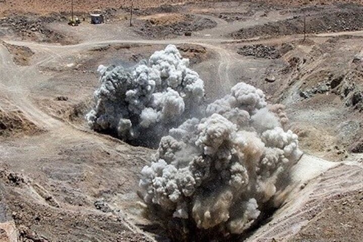 خنثی سازی و انهدام بمب عمل نکرده یک تنی