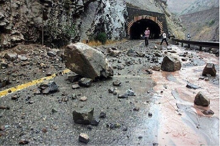 ۳ عامل زمینلغزش در محور پردیس-تهران ۳ عامل زمینلغزش در محور پردیس-تهران