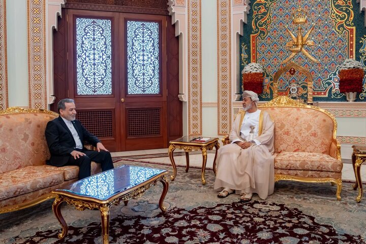 در دیدار عراقچی با سلطان عمان چه گذشت؟ در دیدار عراقچی با سلطان عمان چه گذشت؟