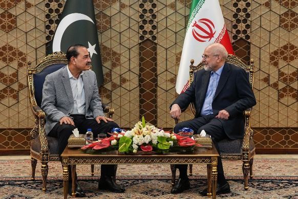 جزئیات دیدار رئیس مجلس ایران و فرمانده ارتش پاکستان | عاصم منیر: خوشحال هستم که ایران توسط افراد هوشمندی اداره می‌شود که بینشی بالا دارند