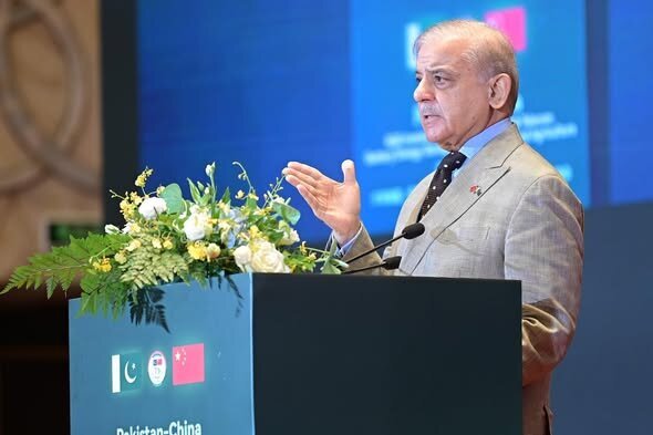 شهباز شریف: تلاشها برای برقراری توافق پایان جنگ بین ایران و آمریکا در مسیری درست حرکت میکند شهباز شریف: تلاشها برای برقراری توافق پایان جنگ بین ایران و آمریکا در مسیری درست حرکت میکند