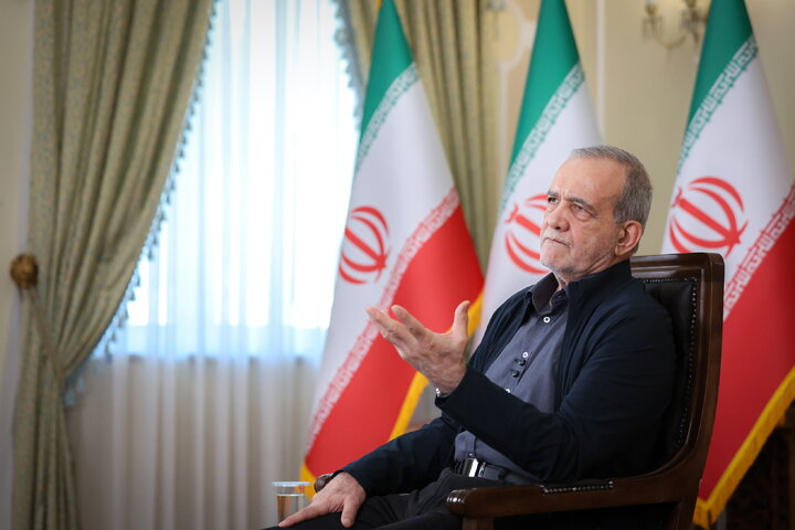 پزشکیان در نشست خبری: گفت‌وگوها آمریکا را مجبور به همراهی کرد؛ چرا دستاورد خود را خراب می‌کنیم؟ | این خبر تکمیل می‌شود