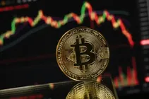 بیت‌کوین در آستانه سقوط قرار گرفت؟