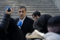 معاون پزشکیان: هیچ دستوری برای قطع برق صنایع بیش از یک روز داده نشده است