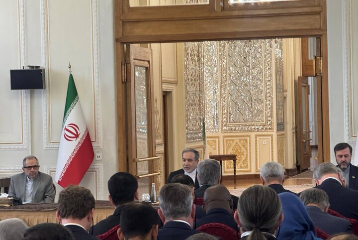 عراقچی: جنگ رسماً پایان یافت؛ هر حمله اسرائیل به لبنان نقض تفاهم است عراقچی: جنگ رسماً پایان یافت؛ هر حمله اسرائیل به لبنان نقض تفاهم است