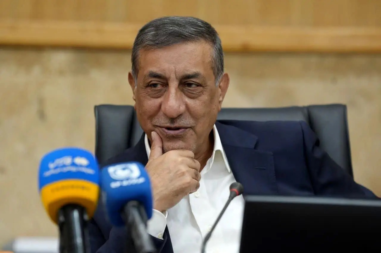 معاون اجرایی پزشکیان: ممکن است فردا یا پس فردا تصمیمی در ارتباط با بنزین گرفته شود معاون اجرایی پزشکیان: ممکن است فردا یا پس فردا تصمیمی در ارتباط با بنزین گرفته شود