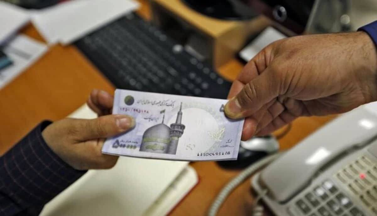 ۳۳۰ هزار بازنشستۀ تأمین اجتماعی وام قرضالحسنه ۶۰ میلیونی دریافت میکنند ۳۳۰ هزار بازنشستۀ تأمین اجتماعی وام قرضالحسنه ۶۰ میلیونی دریافت میکنند