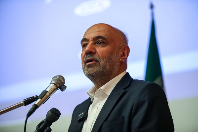 میدری: افزایش کالابرگ در کنار آثار مثبت، میتواند با افزایش تورم نیز همراه شود میدری: افزایش کالابرگ در کنار آثار مثبت، میتواند با افزایش تورم نیز همراه شود