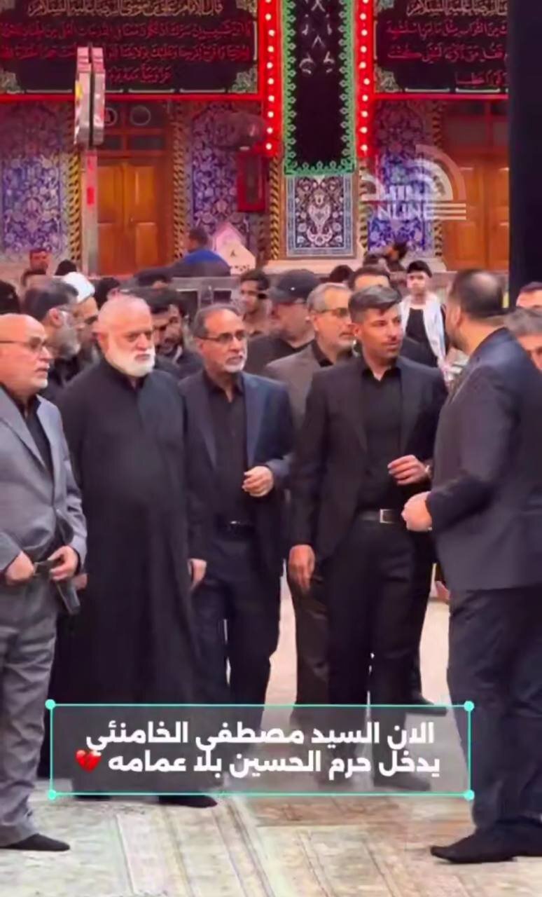 حضور فرزند ارشد رهبر شهید در جمع عزاداران با لباس عراقی + تصاویر حضور فرزند ارشد رهبر شهید در جمع عزاداران با لباس عراقی + تصاویر