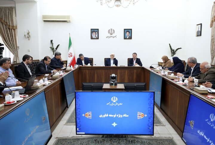 عارف: رئیس مجلس قول داده طرح «مقابله با نفوذ بیگانگان در کشور» از دستور کار خارج شود | اگر چنین قانونی تصویب شود، استاد دانشگاه دیگر جرأت نمیکند وارد تعامل علمی با دانشگاههای برتر جهان شود عارف: رئیس مجلس قول داده طرح «مقابله با نفوذ بیگانگان در کشور» از دستور کار خارج شود | اگر چنین قانونی تصویب شود، استاد دانشگاه دیگر جرأت نمیکند وارد تعامل علمی با دانشگاههای برتر جهان شود