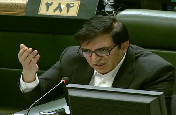 واکنش نماینده مجلس به تهدید به قتل پزشکیان توسط یک مداح؛ دستگاه‌های مسئول پیگیری کنند