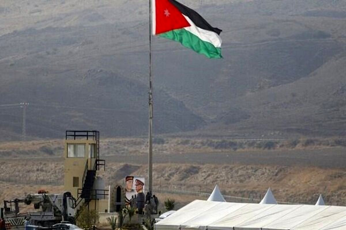 ارتش اردن از شلیک دستکم ۵ موشک ایرانی به سمت پایگاه الازرق خبر داد ارتش اردن از شلیک دستکم ۵ موشک ایرانی به سمت پایگاه الازرق خبر داد